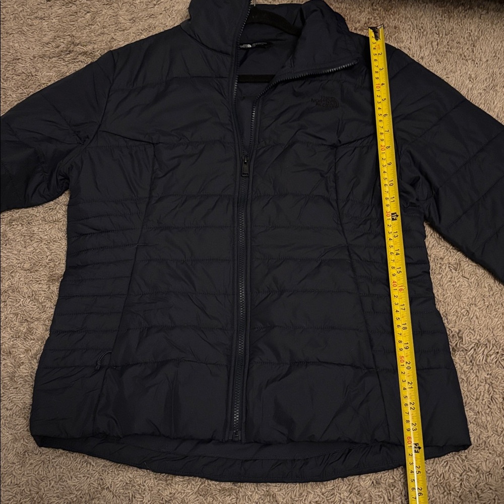 Gorgeous lightweight North Face puffer size Large women’s - Picture 7 of 8